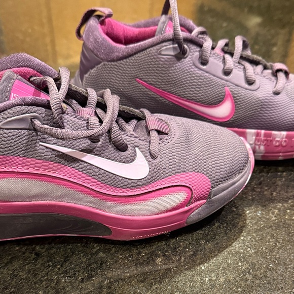 Nike Kids' Grade School IsoFly Basketball Shoes - in Raisin - Picture 3 of 9